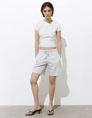 Pull And Bear