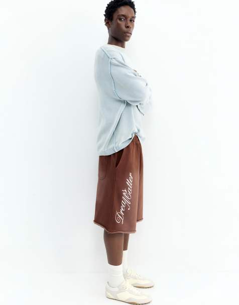 Pull&Bear - Bermuda skater in felpa marrone con scritta - view 1