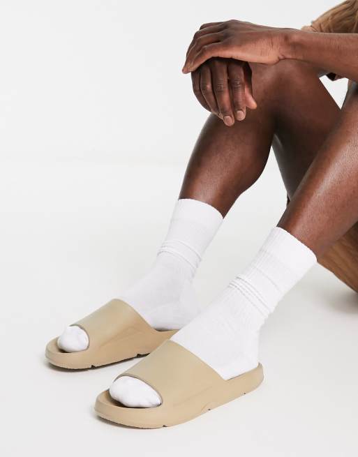 Pull&Bear – Beżowe klapki na grubej podeszwie