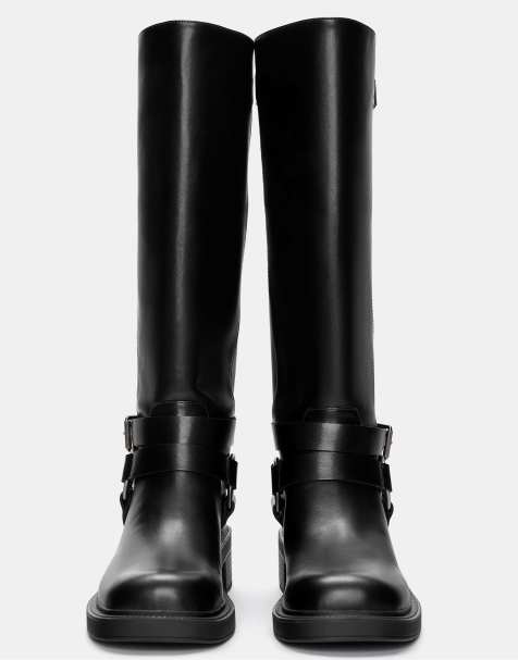 Pull&Bear – Bikerstiefel in Schwarz mit Schnalle - view 1