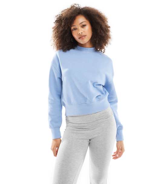 Pull&Bear – Bladoniebieski sweter o pudełkowym kroju - view 1