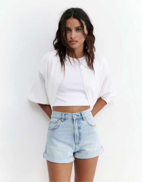 Pull&Bear – Blekblå jeansshorts i mom-modell med uppvikt fåll - view 1