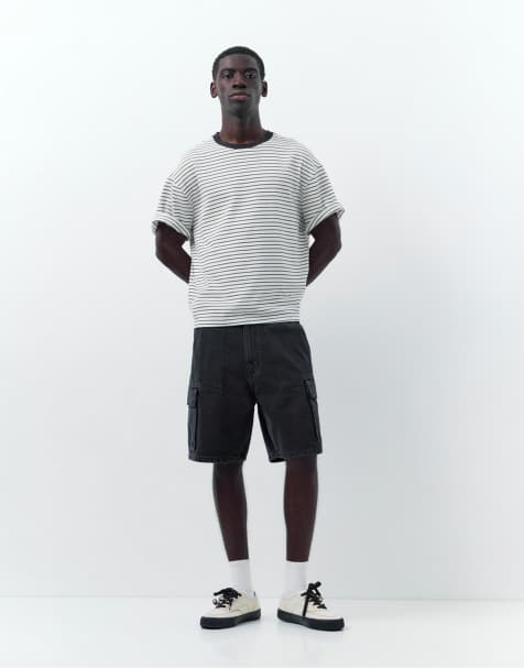 Pull&Bear – Bleksvarta, baggy bermudashorts i cargostil - view 1