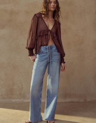 Pull & Bear - Bluse in Braun mit Rüschen-Brown