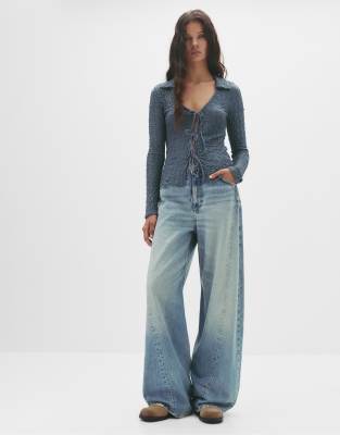 Pull & Bear - Bluse in Marineblau mit Strukturmuster und Schleifen