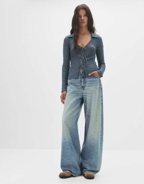 Pull&Bear – Bluse in Marineblau mit Strukturmuster und Schleifen - view 1