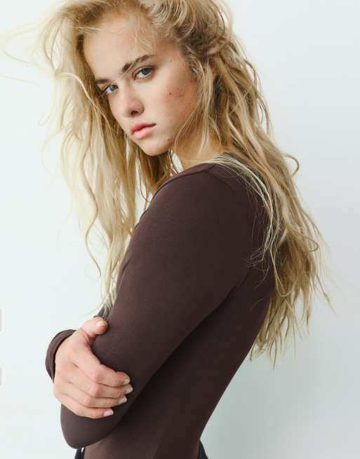 Pull&Bear body con scollo a V marrone, 3 di 7