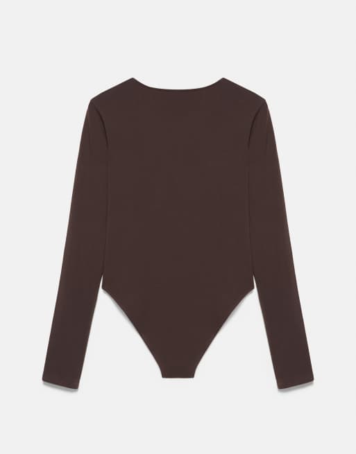 Pull&Bear body con scollo a V marrone, 7 di 7