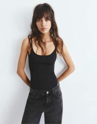 Pull & Bear - Body en polyamide à fines bretelles - Noir