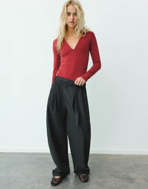 Pull&Bear body med v-ringning i bordeaux, 4 av 7