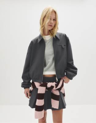 Pull & Bear - Bomberjacke in Grau mit Reißverschluss