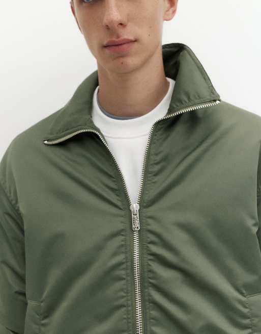 Pull&Bear Bomberjacke mit Hemdkragen in Mittelgrün, 3 von 7