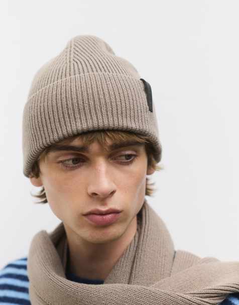 Pull&Bear - Bonnet en maille avec étiquette - Taupe - view 1