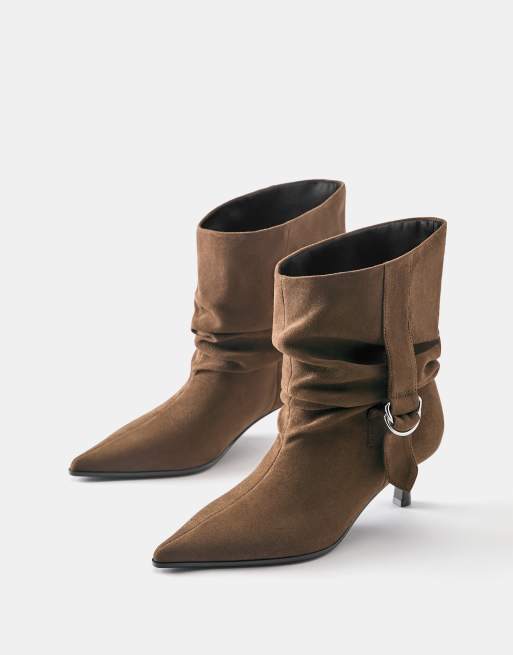 Pull&Bear boots med rynkad ankel och hög klack i brunt, 2 av 4