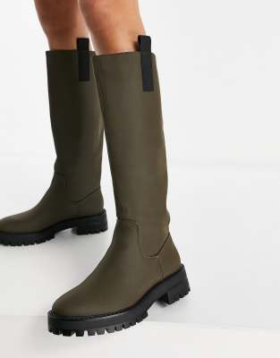 bottes hautes chaussettes