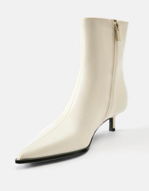 Pull&Bear bottines à talon kitten en écru, 4 de 7
