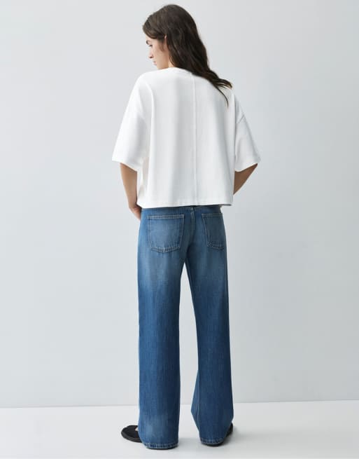 Pull&Bear Boxy-fit short sleeve t-shirt in white, 2 of 7