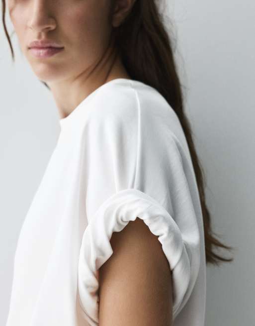 Pull&Bear Boxy-fit short sleeve t-shirt in white, 3 of 7