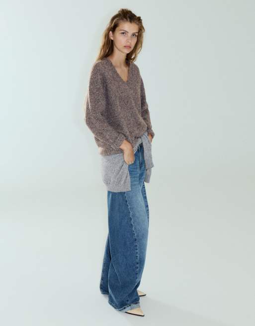 Pull&Bear Boxy v-neck jumper in taupe with wool, 2 of 7