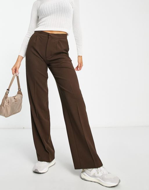 Pull&Bear – Brązowe spodnie o luźnym fasonie ze średnim stanem