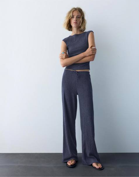 Pull&Bear - Broek met wijde pijpen van crêpestof in marineblauw - view 1