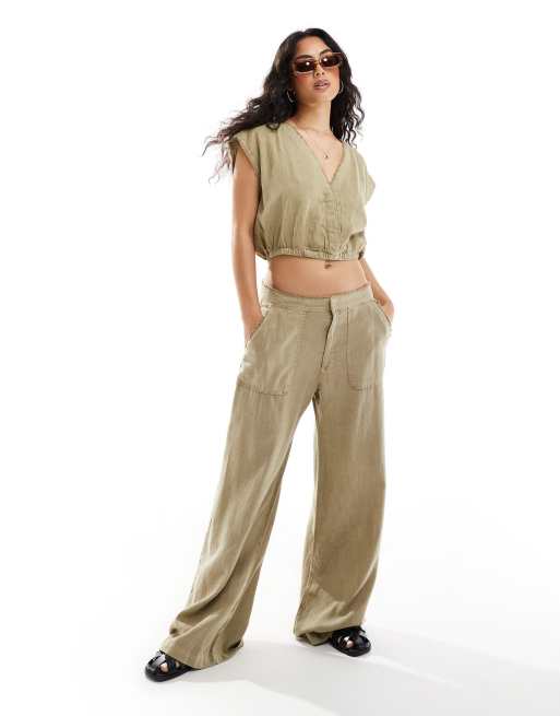 Pull&Bear - Broek van linnen met wijde pijpen en onafgewerkte zoom in licht kaki, deel van co-ord set
