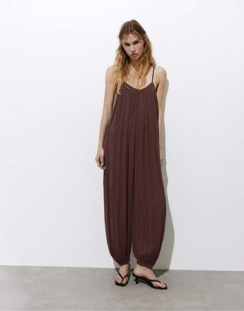 Pull&Bear - Brun flagrende sarouel-jumpsuit med tynde stropper - view 1
