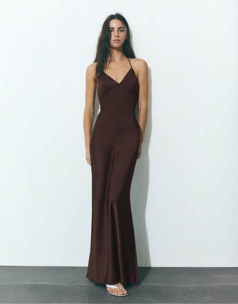 Pull&Bear - Brun kjole i satin med åben ryg og stropper - view 1