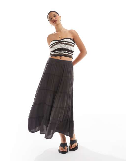 Pull&Bear - Brun maxinederdel med niveauinddelt design