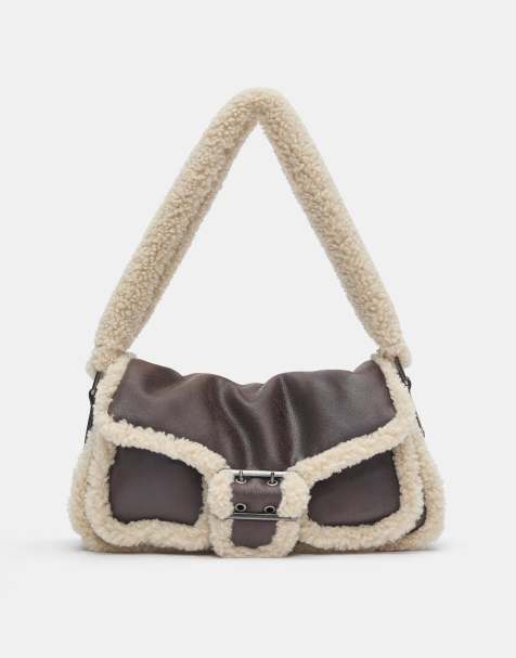 Pull&Bear - Brun skuldertaske med detaljer i imiteret shearling - view 1