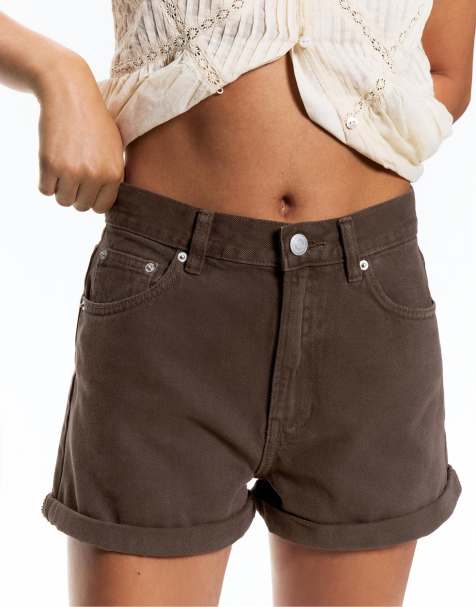Pull&Bear – Bruna jeansshorts i mom-modell med upprullad fåll - view 1