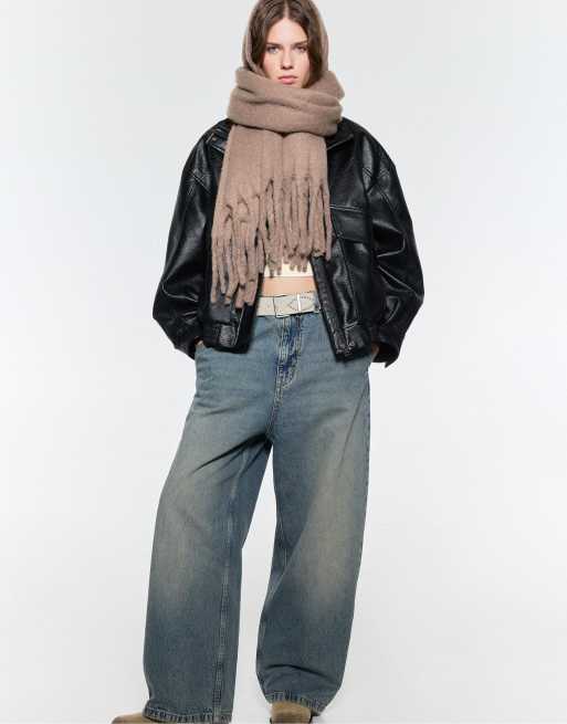 Pull&Bear – Brungrå halsduk i mohairstil, 2 av 3