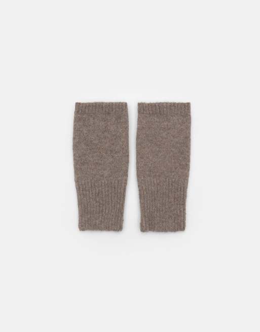 Pull&Bear – Brungrå, stickade torgvantar