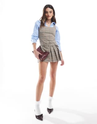 Pull&Bear – Brunrutig, veckad miniklänning - view 1