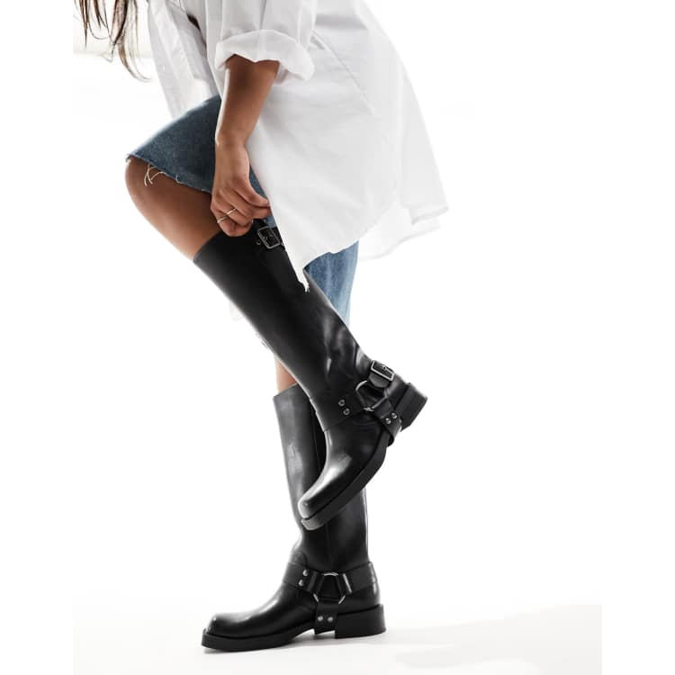 ショートブーツ・ブーティ DEINET TEDDY BEAR BUCKLE BOOTS IN BLACK TEDDY BEAR BUCKLE BOOTS IN BLACK - DEINET