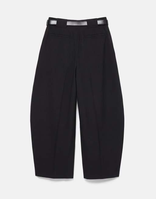 Pull&Bear byxor med hög midja, barrel-modell, veck och skärp i svart, 7 av 7