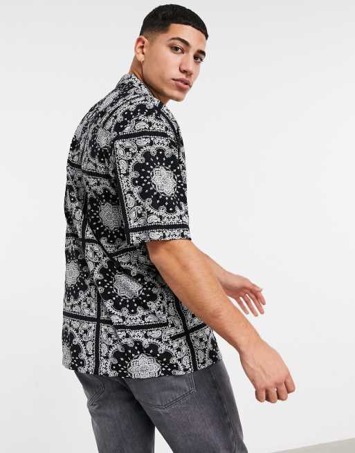 Pull&Bear - Camicia a maniche corte con stampa bandana nera