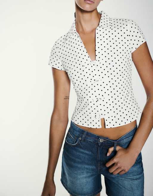 Pull&Bear - Camicia aderente bianca e nera con chiusura con alamari, 4 di 7