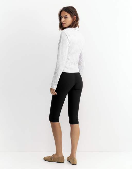 Pull&Bear camicia aderente con polsini ampi in antracite, 2 di 7