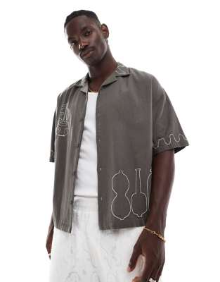 Pull&Bear - Camicia kaki con scritta ricamata