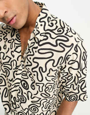 Camicia nera e bianca con stampa geometrica-Bianco - Pull&Bear Camicia donna  - immagine1