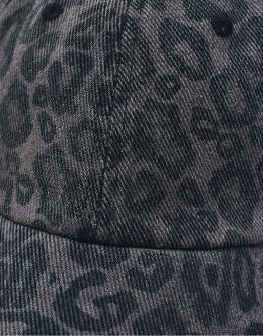 Pull&Bear - Cappellino grigio con stampa leopardata, 3 di 3
