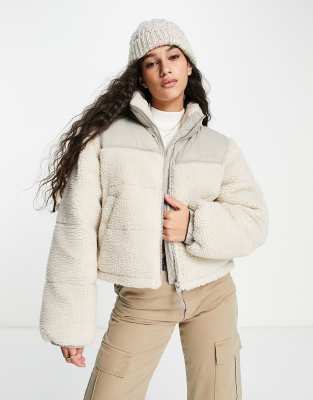 Pull&Bear - Cappotto in pile borg con dettaglio a contrasto beige
