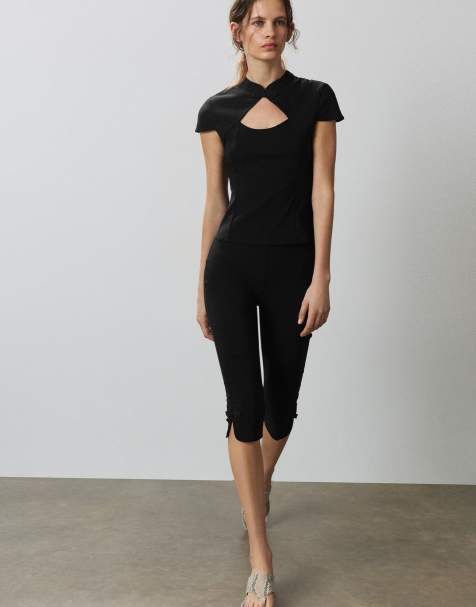 Pull&Bear capribukser med knaplukning i sort - view 1