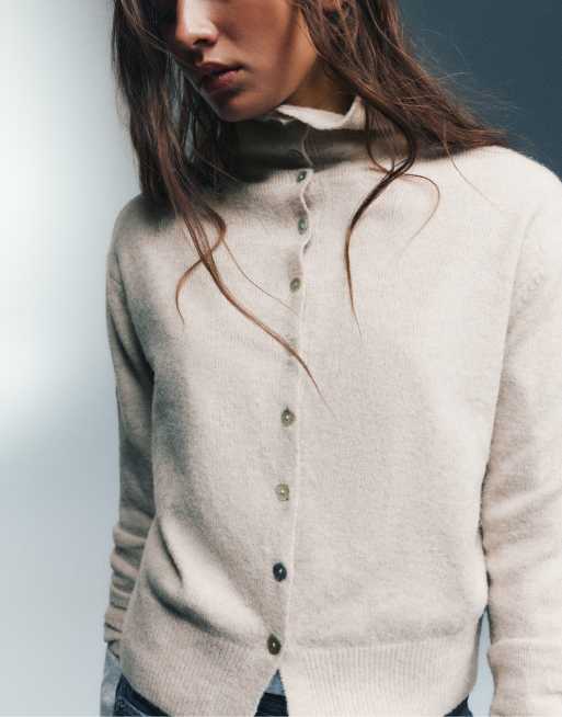 Pull&Bear Cardigan mit Stehkragen und Knopfleiste in Beige, 5 von 7