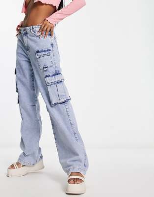 Pull & Bear - Cargo-Jeans in gewaschenem Blau mit weitem Bein und Taschendetail