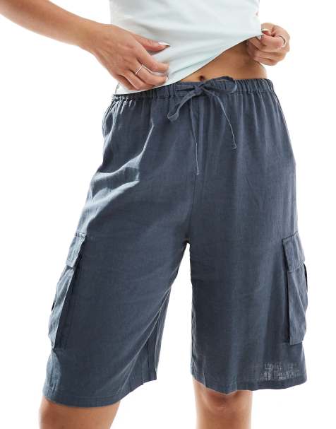 Pull&Bear – Cargo-Shorts in Anthrazit mit Longline-Schnitt in Leinen-Optik - view 1