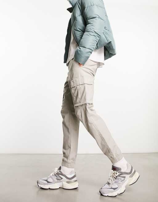 Pull&Bear cargo trackies in stone