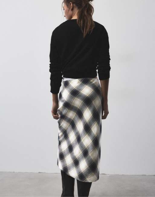 Pull&Bear Check midi skirt in white/black, 6 of 7