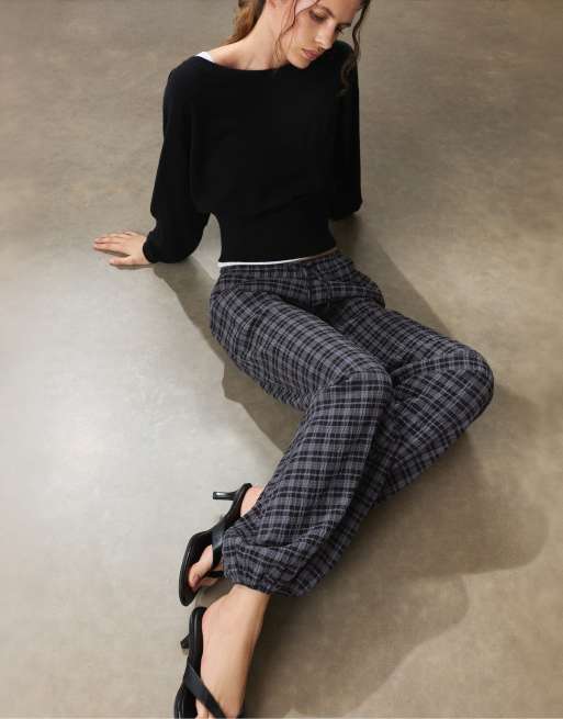 Pull&Bear Check sarouel trousers in grey, 3 of 7